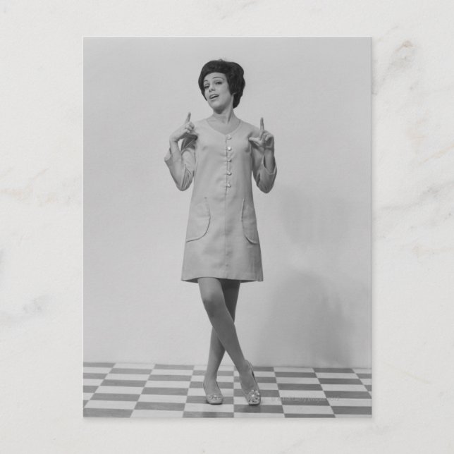 Carte Postale Une femme en train de (Devant)