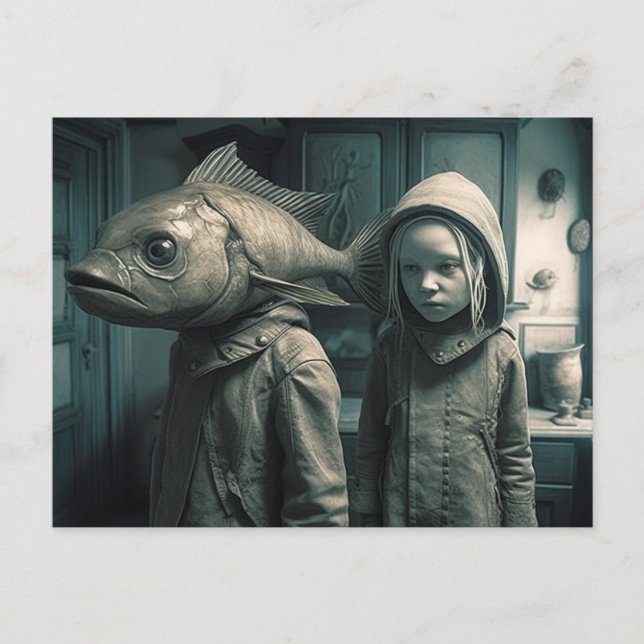 Carte Postale Une fille avec une tête de poisson et son ami (Devant)