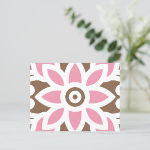 Carte Postale une fleur rose sur un arrière - plan brun