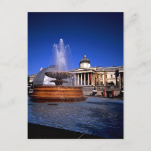 Carte Postale Une fontaine Trafalgar Carré Londres
