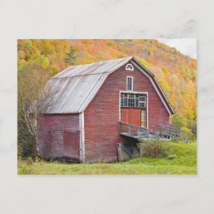 Carte Postale Une grange dans les montagnes vertes du Vermont. H
