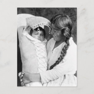 Carte Postale Une mère amérindienne avec sa papoose