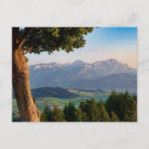 Vallée sous les montagnes