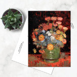 Carte Postale Vase avec Zinnias Vincent Van Gogh<br><div class="desc">Carte postale d'art avec le tableau Vase with Zinnias (1886),  de Vincent Van Gogh (1853-1890),  un artiste postimpressionniste hollandais. Une vie morte d'un vase en céramique verte aux fleurs de zinnia rouge,  orange et blanche.</div>