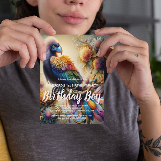 Carte Postale Vautour à plumes vibrant perché au sommet d'une br (Créateur téléchargé)