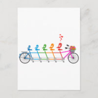 vélo tandem coloré avec famille d'oiseaux mignons