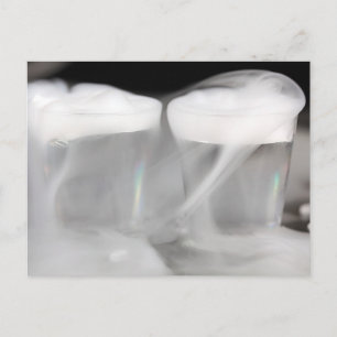 Carte Postale Verres avec eau et glace sèche