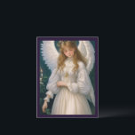 Carte Postale Victorian Vintage Retro Christmas Angel<br><div class="desc">Notre collection Vintage Christmas Cards est conçue pour capturer les coeurs de ceux qui apprécient la grâce et la beauté d'une époque révolue. Envoyer ces cartes est comme envoyer un morceau d'histoire, un rappel de la joie et de la chaleur que la saison des fêtes apporte. Que vous les envoyiez...</div>