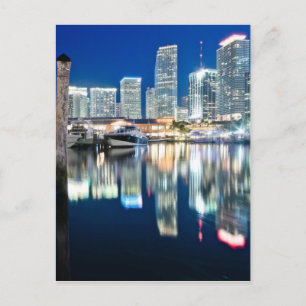 Carte Postale View of skyline with reflection in water, Miami