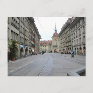 Carte Postale Ville ancienne de Berne - Rue en arc et clocher