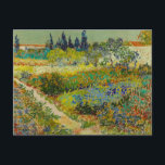 Carte Postale Vincent Van Gogh Garden<br><div class="desc">Carte postale représentant la peinture à l’huile de Vincent van Gogh Jardin à Arles (1888). Arles,  France,  représente un jardin aux couleurs beatoyantes de bleus,  verts et rouges. Un cadeau parfait pour les amateurs de post-impressionnisme et de collectionneurs d'art néerlandais !</div>