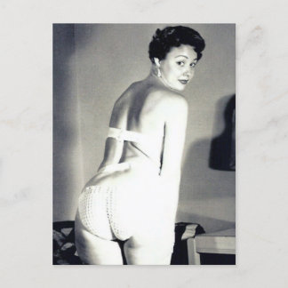 Carte postale vintage B&W Pin up Girl