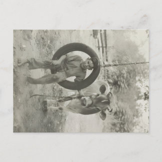 carte postale vintage noir et blanc d'un garçon et