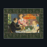 Carte postale vintage pour le dîner de Noël<br><div class="desc">Scène nationale nostalgique de famille victorienne profitant d'un festin de Noël.</div>