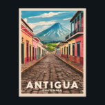 Carte Postale Vintage voyage Antigua Guatemala Retro Pittoresque<br><div class="desc">Revenez dans le temps avec ce design rétro d'inspiration voyage célébrant les rues enchanteresses d'Antigua,  Guatemala. Niché dans une ambiance nostalgique et un charme vintage,  cet article capte l'architecture coloniale vibrante d'Antigua,  les rues pavées et le majestueux volcan dans une esthétique rétro rappelant les affiches de voyage classiques d'antan.</div>