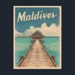 Carte Postale Vintage voyage Maldives île Rétro Pittoresque<br><div class="desc">Plongez dans le paradis des Maldives avec ce design rétro enchanteur et inspiré par les voyages. Niché dans une ambiance nostalgique et un charme vintage,  ce design reflète l'esprit de la beauté naturelle des Maldives dans une esthétique rétro qui rappelle les affiches de voyage classiques d'antan.</div>