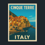 Carte Postale Vintage voyage rétro Cinque Terre Italie Pittoresq<br><div class="desc">Célébrez le charme coloré de la Riviera italienne avec cette carte postale d'inspiration voyage vintage qui met en vedette Cinque Terre. Avec ses villages typiques à flanc de falaise,  sa mer étincelante et sa beauté méditerranéenne intemporelle,  il est un hommage parfait à la magie côtière italienne.</div>