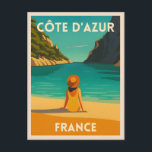 Carte Postale Vintage voyage Rétro Plage Côte d'Azur<br><div class="desc">Découvrez le charme glamour et l'élégance intemporelle de la Côte d'Azur avec cette carte postale rétro inspirée du voyage. Insufflée de vibrations nostalgiques et de charme vintage,  cette pièce capture l'allure intemporelle de la Riviera dans une esthétique rétro qui rappelle les affiches de voyage classiques d'antan.</div>