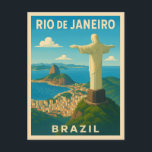 Carte Postale Vintage voyage rétro Rio de Janeiro Brésil Pittore<br><div class="desc">Découvrez le rythme et la vitalité du Brésil avec cette carte postale d'inspiration voyage vintage avec Rio de Janeiro. Avec ses images nostalgiques et son style rétro classique,  cette pièce capture l'emblématique statue du Christ Rédempteur surplombant le Pain de Sucre.</div>