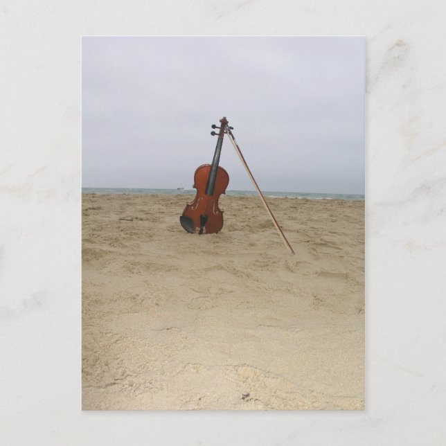 Carte Postale Violon sur la plage (Devant)