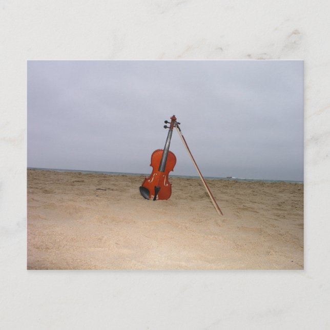 Carte Postale Violon sur la plage (Devant)