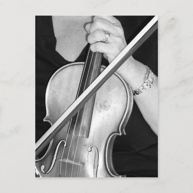 Carte Postale Violoniste en repos (Devant)