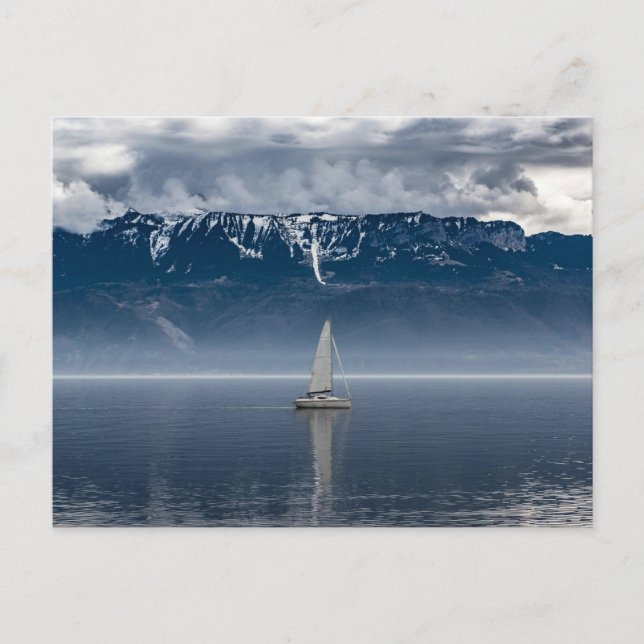 Carte Postale Voilier blanc sur l'eau (Devant)