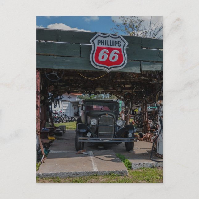 Carte Postale Voiture ancienne et pompe (Devant)