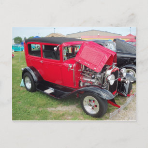Carte Postale Voiture d'antiquités rouge
