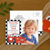Voiture de course rouge Drapeau à damier noir et b