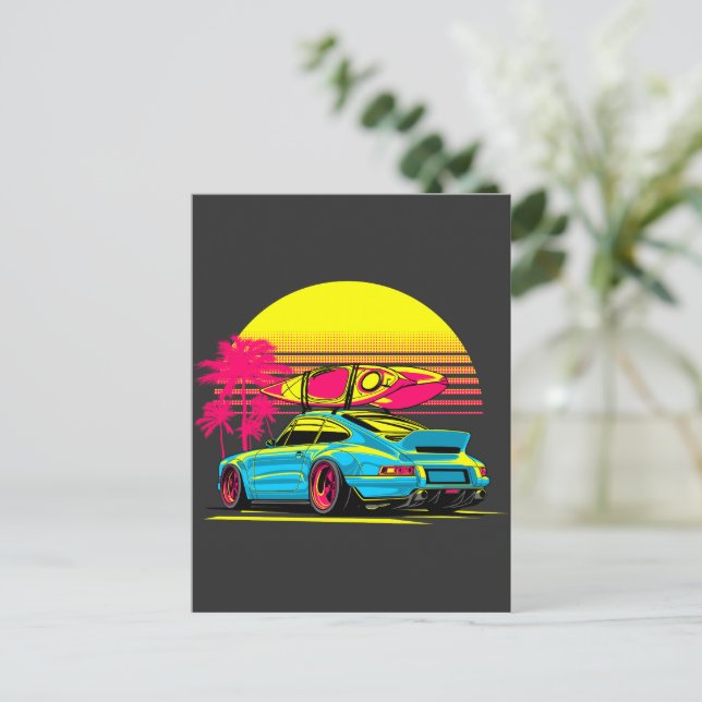 CARTE POSTALE VOITURE SPORTIVE "SURF AU COUCHER DE SOLEIL" (Debout devant)