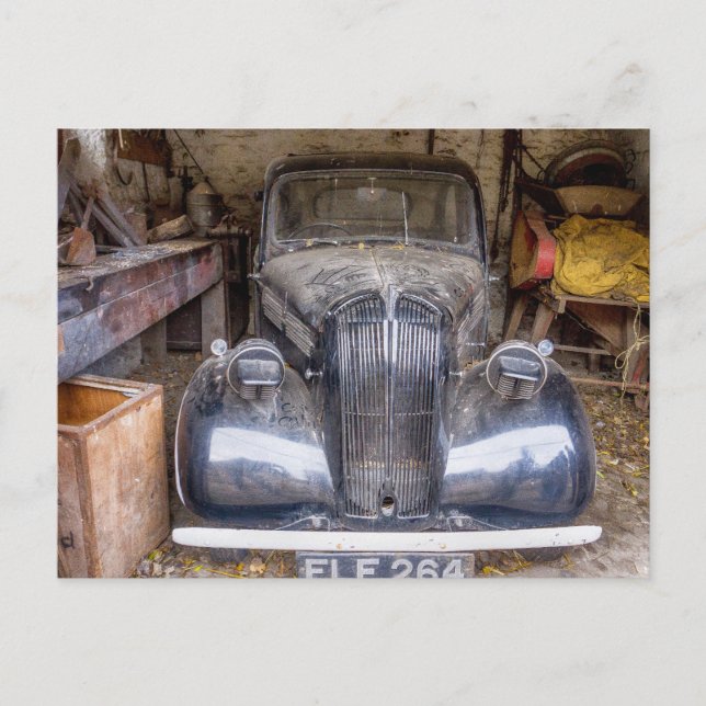Carte Postale Voiture vintage En Garage (Devant)