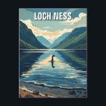 Carte Postale Voyage au Loch Ness Nessie<br><div class="desc">Le Loch Ness, situé dans les Highlands écossaises, est l'un des lacs les plus célèbres et mystérieux du monde. S'étendant sur environ 23 miles (37 km) de long et 755 pieds (230 mètres) de profondeur, c'est le deuxième plus grand loch d'Écosse en superficie, mais le plus grand en volume en...</div>