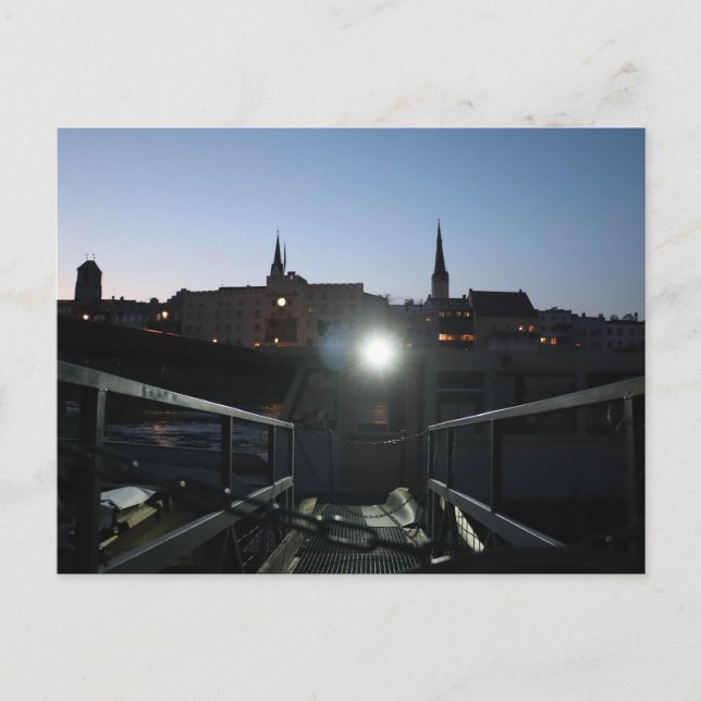 Carte Postale Vue de Wasserburg Altstadt avec navire à Dusk (Devant)