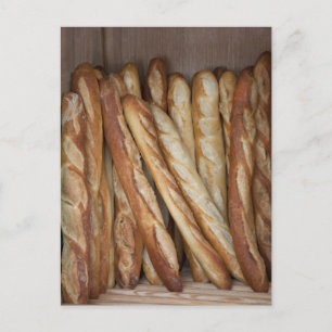 Carte Postale vue des pains dans la vitrine de la boulangerie