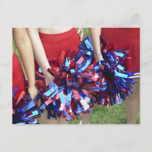 Carte Postale Vue en mi-section de trois pom-pom girls