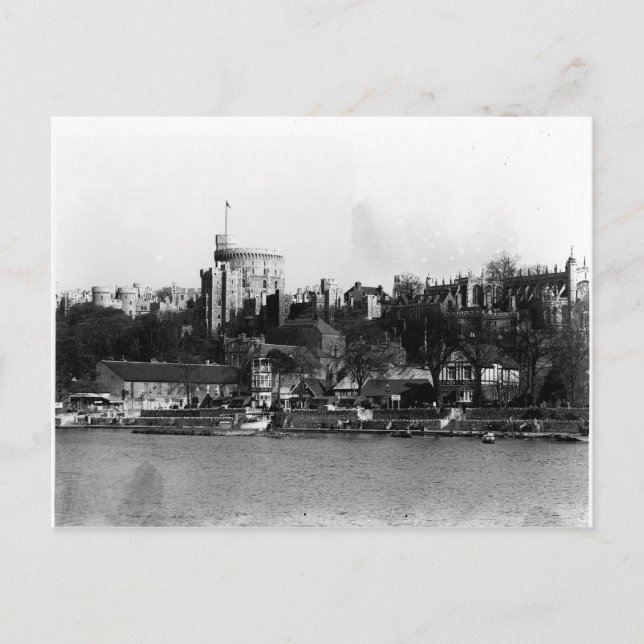 Carte Postale Vue sur le château de Windsor, face à la Tamise (Devant)