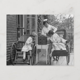 Carte Postale Wicker Wheelchair, années 1920