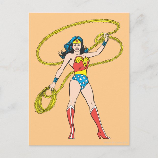 Carte Postale Wonder Woman debout avec Lasso (Devant)