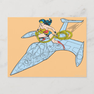 Carte Postale Wonder Woman sur le vaisseau spatial