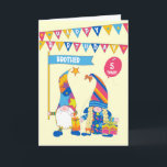 Carte Pour Brother Custom Age Birthday Fun Gnomes Card<br><div class="desc">Une carte d'anniversaire amusante pour un frère que vous pouvez customiser avec son âge. La couverture frontale a deux mignons gnomes, l'un tenant une bannière qui dit, 'FRÈRE' et l'autre tient un ballon rouge où vous pouvez ajouter l'âge de votre frère. Les gnomes sont basés sur la "tomte" du folklore...</div>