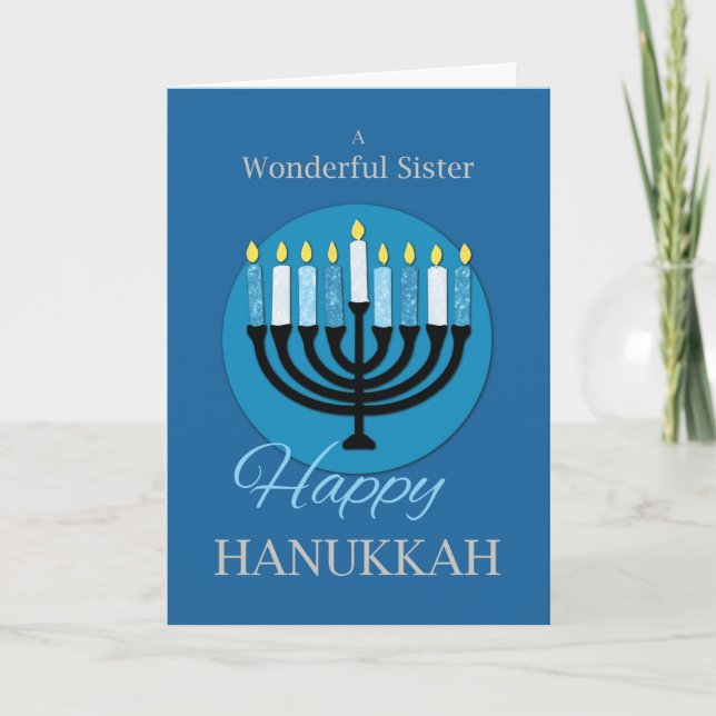 Carte Pour la menorah de Hanoukka de la sœur sur fond bl (Devant)