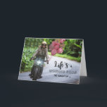 Carte Pour son Motorcycle à thème Anniversaire sur courb<br><div class="desc">La vie est une route sinueuse si maigre ... et serrer chaque courbe à un anniversaire très heureux. Carte d'anniversaire à thème moto pour elle avec un motocycliste sur une courbe dans la route. Des ballons de couleur rose sont fixés à la moto pour une image festive. Copyright © Shoaff...</div>