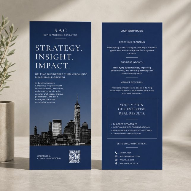 Carte Publicitaire Code QR Bleu Marine Moderne Consultant Professionn (Modern Navy Blue QR Code Professional Consultant Rack Card)
