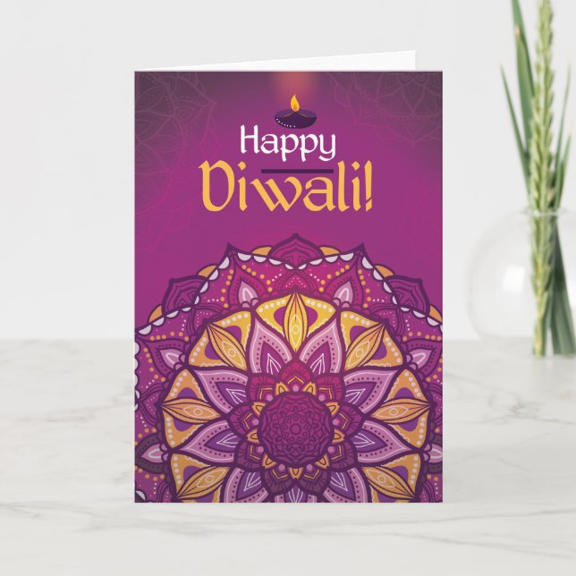 Carte Rangoli ornemental pourpre de diwali heureux (Devant)
