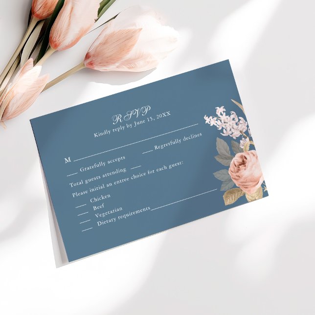 Carte RSVP de mariage Boho Blue et Blush Peonies (Boho Blue and Blush Peonies Wedding RSVP Card on a sunny white table with pale pink flowers.)