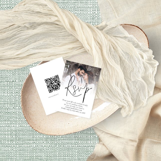 Carte RSVP de Mariage de code QR de superposition  (Front and back view. Available digitally and printed. Part of a large matching wedding suite)