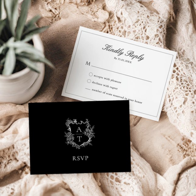 Carte RSVP mariage Forme Florale Crest Monogramme (Créateur téléchargé)