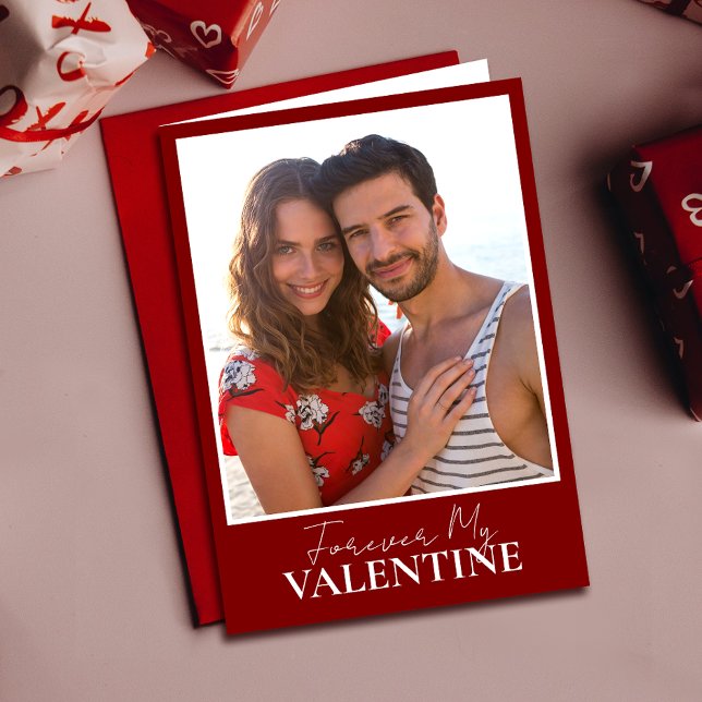 Carte Saint Valentin Photo Couple Rouge Saint Valentin (Cherish memories with a Valentine's card featuring you and your loved one, expressing your bond.)