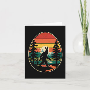 Carte Sasquatch Bunny Egg Retro Randonnée de Pâques Aven